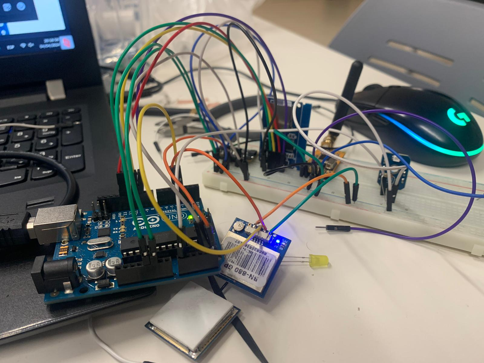 Montaje real de los componentes electrónicos en el Arduino